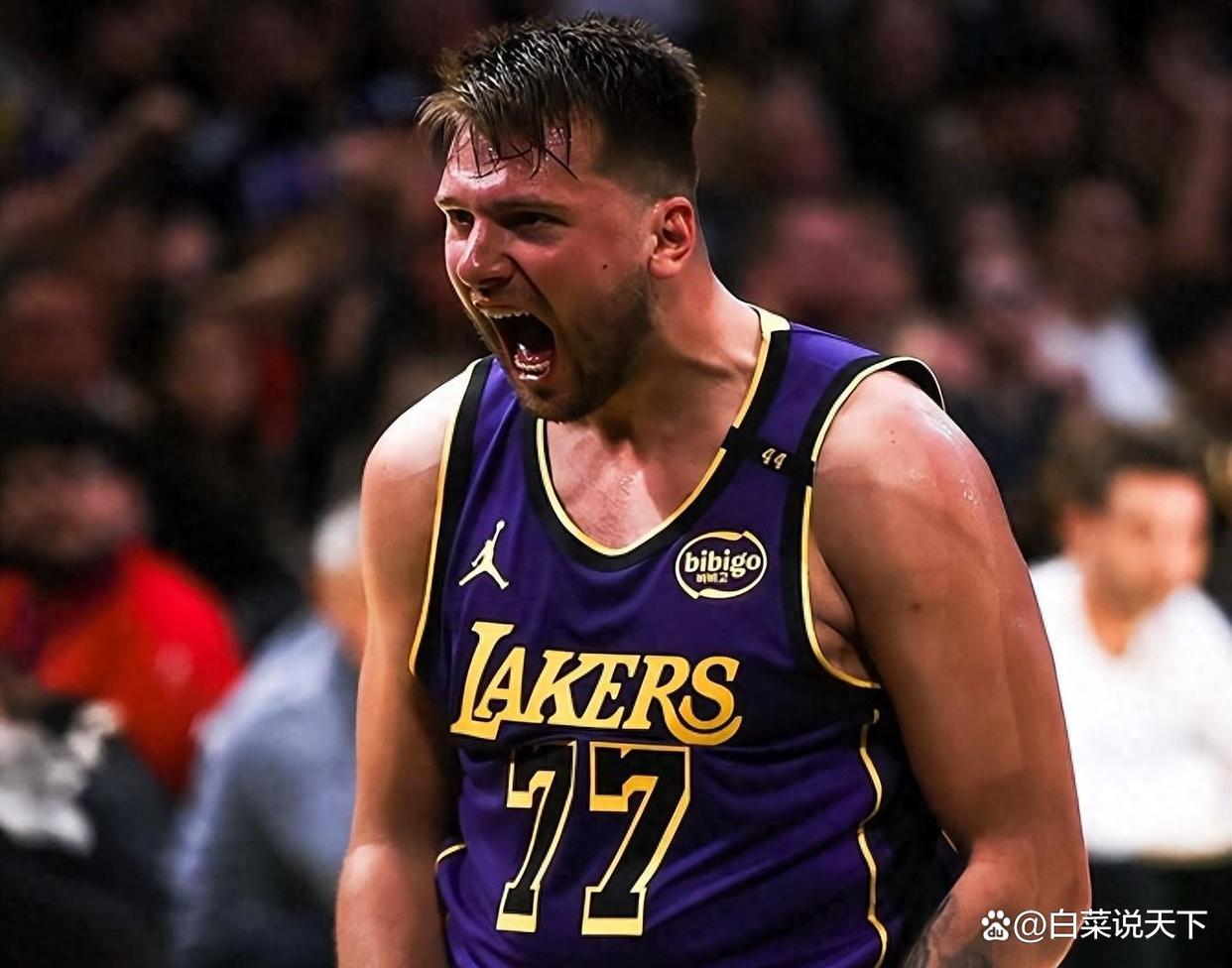 德甲冲刺阶段走向成谜，洛杉矶湖人官宣签约，质疑声仍在，心理建设被强调 