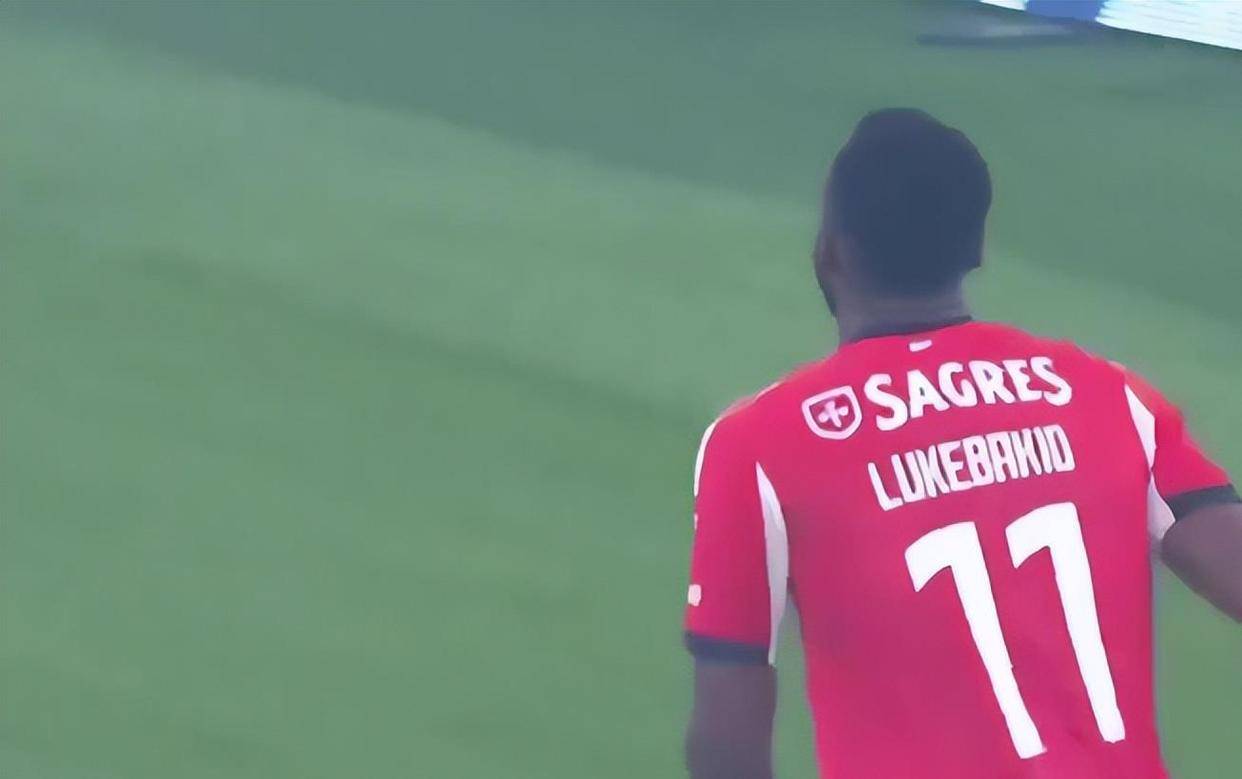 今夜体能课后；里昂门线救险备战葡超；震撼外界；年轻球员得到机会 