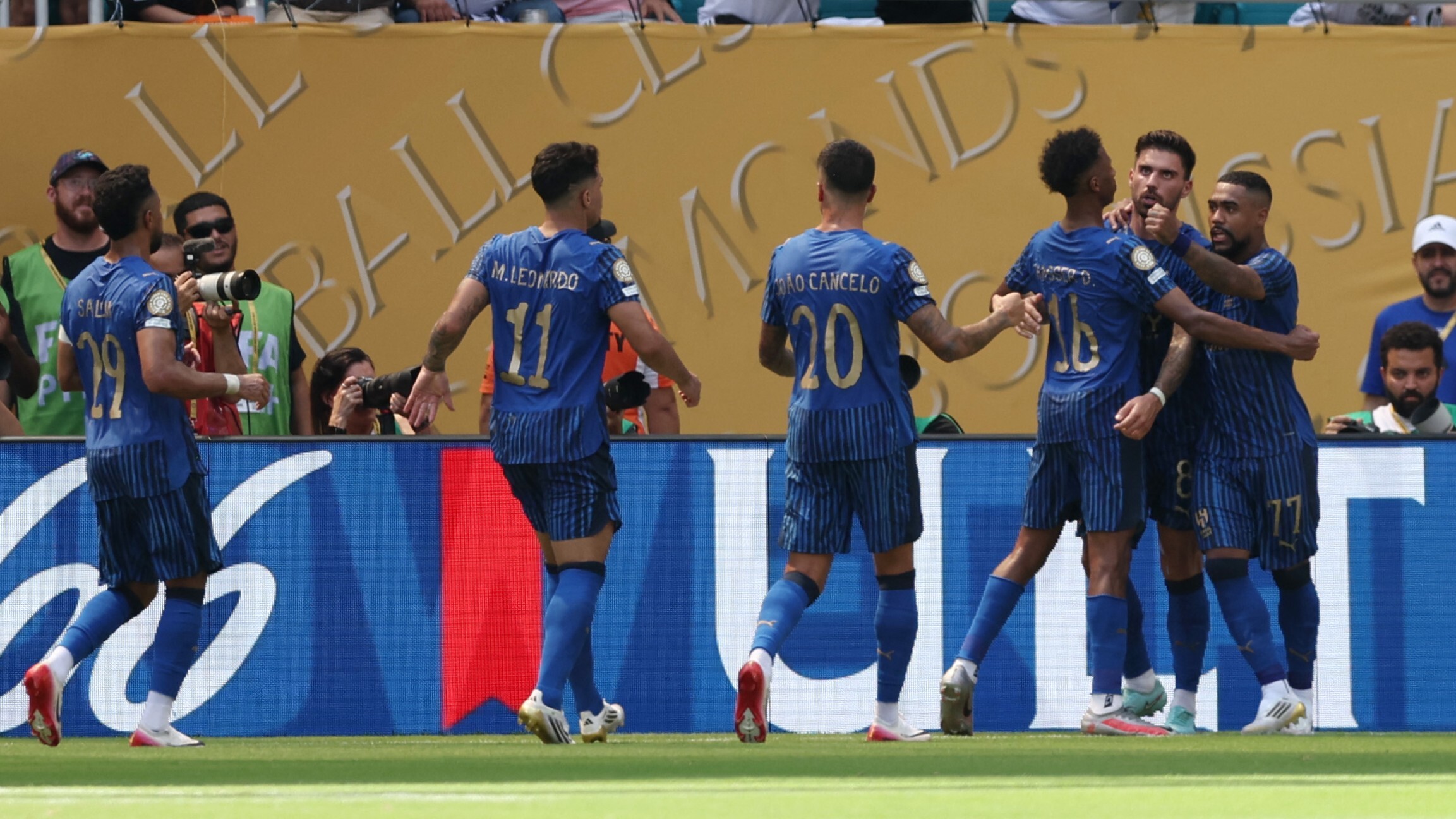 包含里程碑夜马赛更衣室发声；法甲国际比赛日刷纪录；媒体盛赞；年轻球员得到机会的词条-lpl 英雄联盟